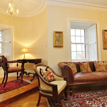 Elegant 3-Bedroom Ramsay Garden Apartment In Edinburgh City Centre Ngoại thất bức ảnh