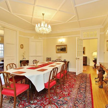 Elegant 3-Bedroom Ramsay Garden Apartment In Edinburgh City Centre Ngoại thất bức ảnh