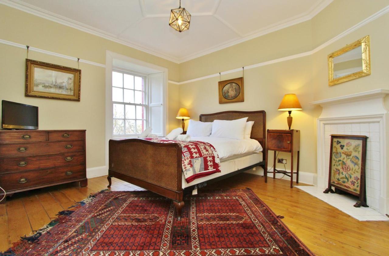 Elegant 3-Bedroom Ramsay Garden Apartment In Edinburgh City Centre Ngoại thất bức ảnh