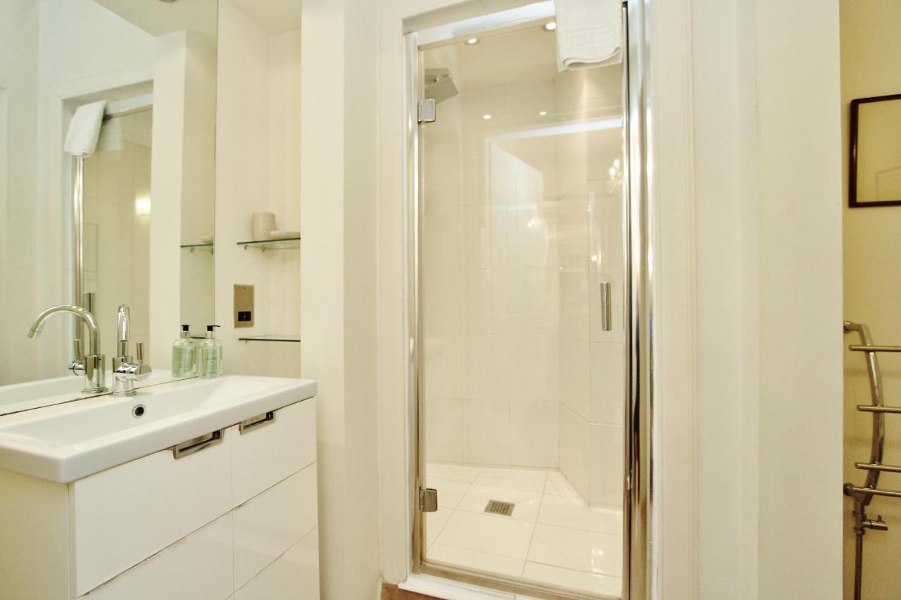 Elegant 3-Bedroom Ramsay Garden Apartment In Edinburgh City Centre Ngoại thất bức ảnh