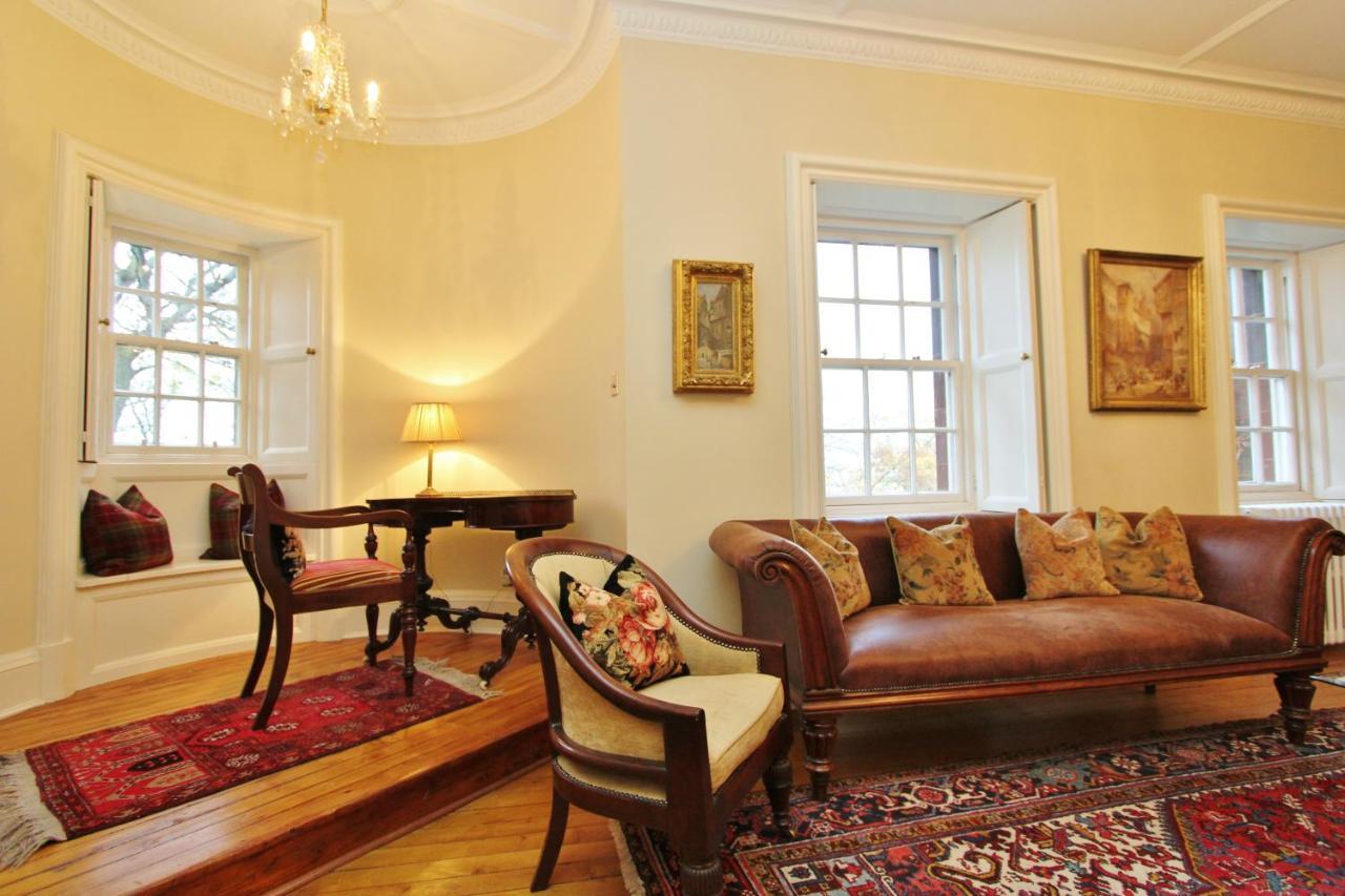 Elegant 3-Bedroom Ramsay Garden Apartment In Edinburgh City Centre Ngoại thất bức ảnh