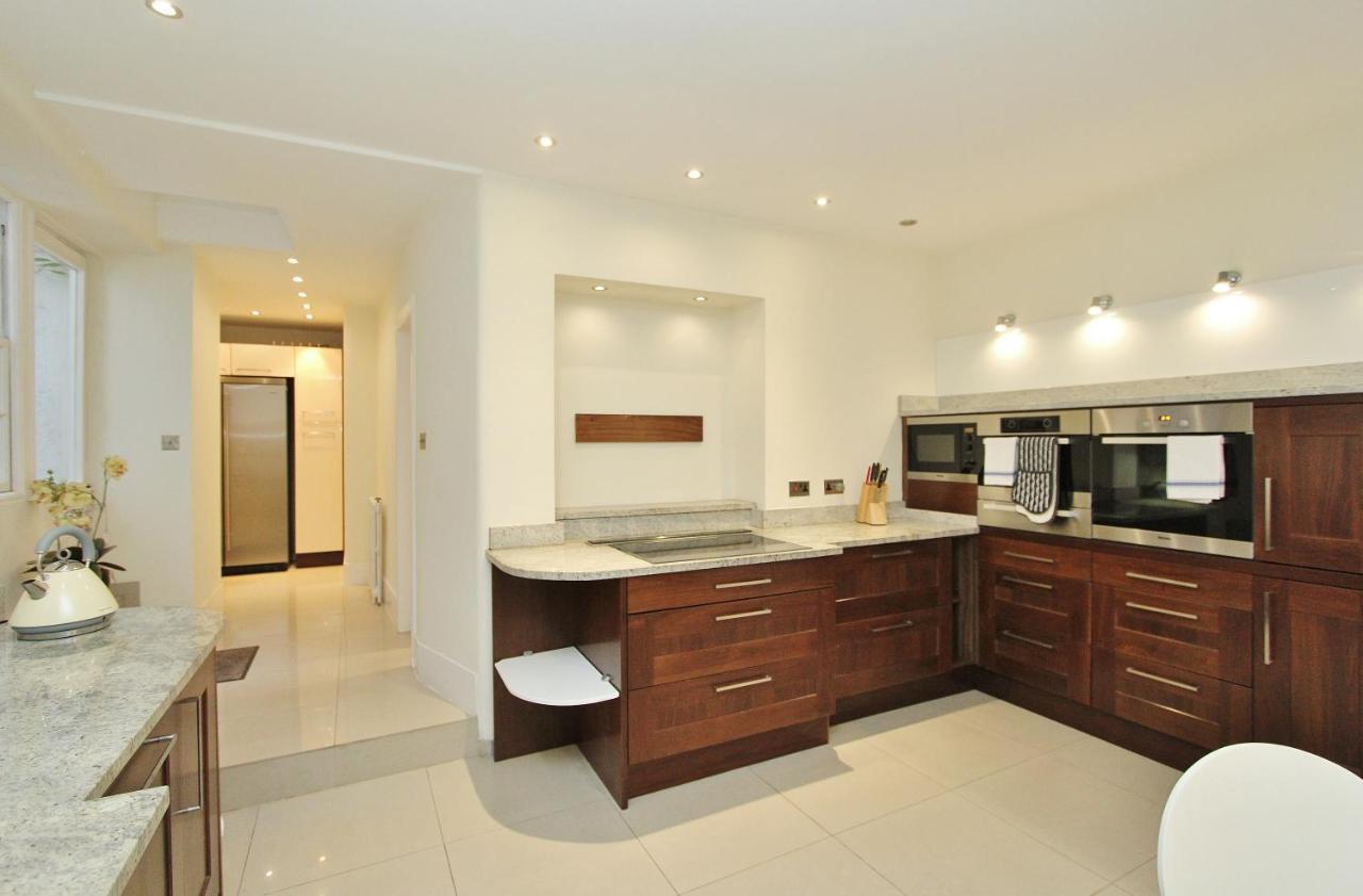 Elegant 3-Bedroom Ramsay Garden Apartment In Edinburgh City Centre Ngoại thất bức ảnh