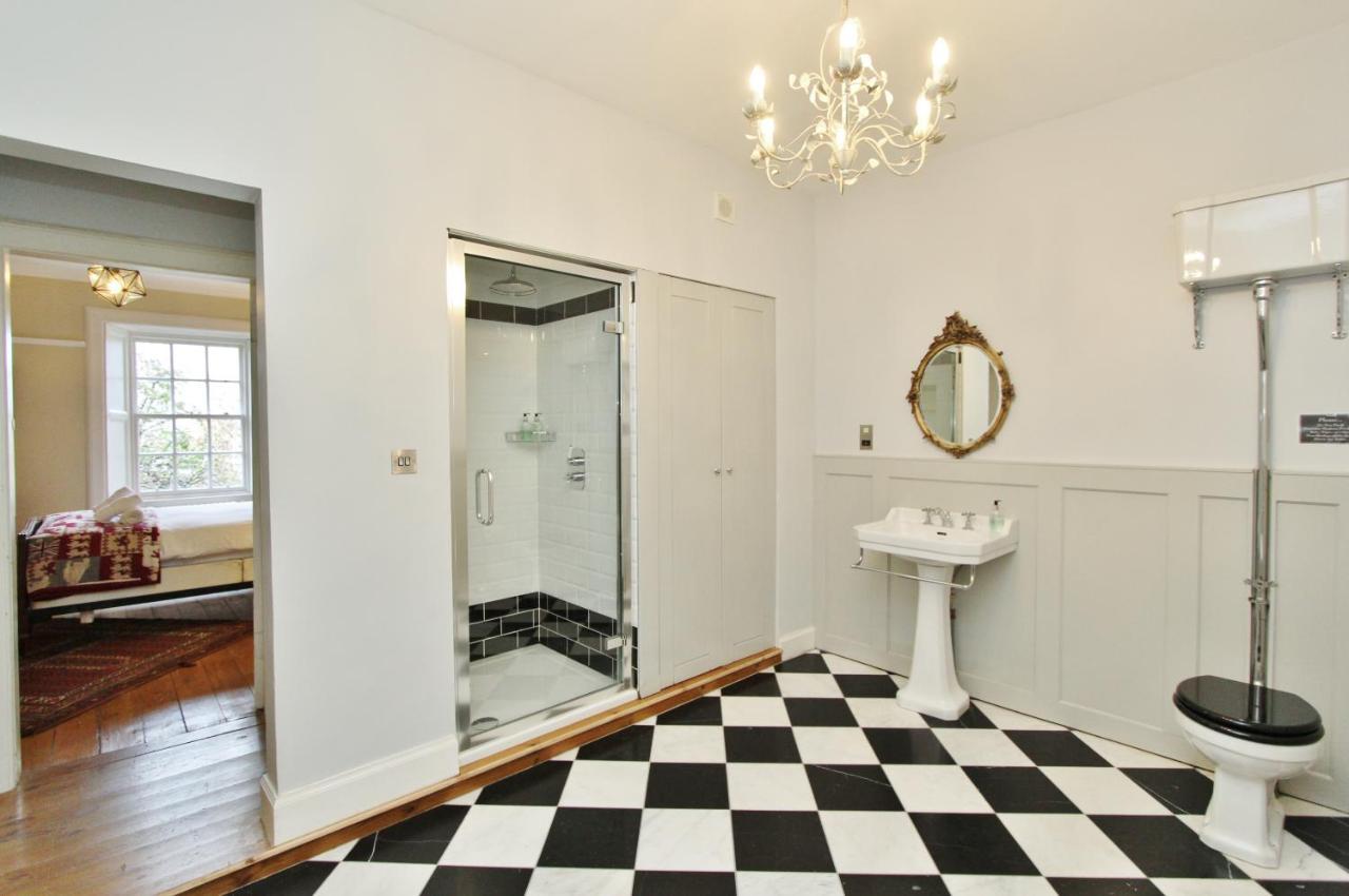 Elegant 3-Bedroom Ramsay Garden Apartment In Edinburgh City Centre Ngoại thất bức ảnh