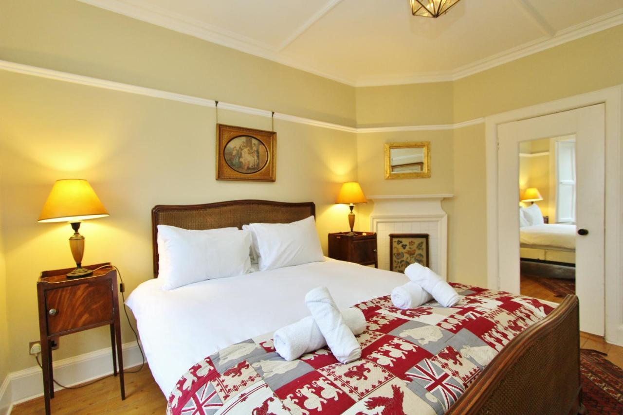 Elegant 3-Bedroom Ramsay Garden Apartment In Edinburgh City Centre Ngoại thất bức ảnh