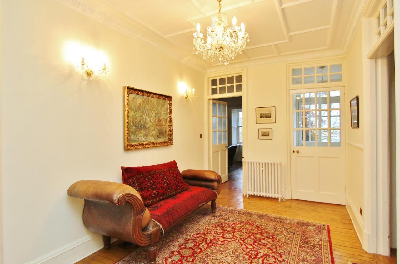 Elegant 3-Bedroom Ramsay Garden Apartment In Edinburgh City Centre Ngoại thất bức ảnh